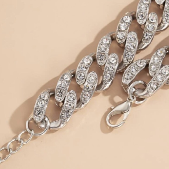 ⚡️Fabulous⚡️New 4 Rhinestone Chain Bracelets - Picture 4 of 5